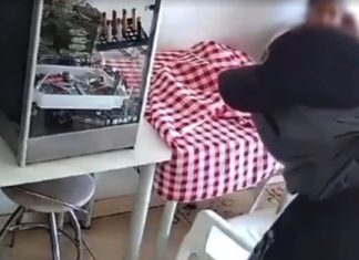 Ladrão se arrepende e devolve celular de trabalhadora durante assalto em padaria no interior de MG Ladrão se arrepende e devolve celular de trabalhadora durante assalto em padaria no interior de MG