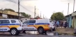 Mãe é morta ao tentar proteger filho de disparos em Araguari Mãe é morta ao tentar proteger filho de disparos em Araguari