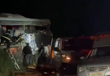 Motorista de Carreta é Preso Após Acidente Fatal que Deixou 12 Universitários Mortos no Interior de SP Motorista de Carreta é Preso Após Acidente Fatal que Deixou 12 Universitários Mortos no Interior de SP