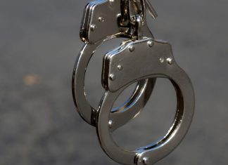 Mulher é presa em Uberlândia por suspeita de envolvimento com organização criminosa Mulher é presa em Uberlândia por suspeita de envolvimento com organização criminosa