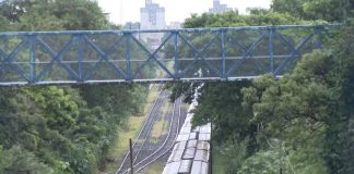 Passarela entre Custódio Pereira e Alto Umuarama em Uberlândia é interditada devido à corrosão Passarela entre Custódio Pereira e Alto Umuarama em Uberlândia é interditada devido à corrosão