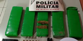 Polícia Militar apreende drogas e arma de fogo em operação em Ituiutaba Polícia Militar apreende drogas e arma de fogo em operação em Ituiutaba