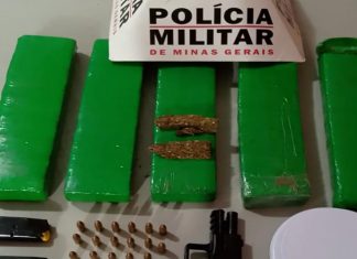 Polícia Militar apreende drogas e arma de fogo em operação em Ituiutaba Polícia Militar apreende drogas e arma de fogo em operação em Ituiutaba