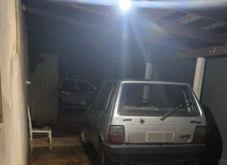 Polícia Militar recupera carro furtado em Uberlândia e prende acusado em Canápolis Polícia Militar recupera carro furtado em Uberlândia e prende acusado em Canápolis