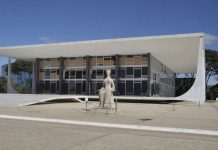 STF anula lei de Uberlândia que vetava ‘linguagem neutra’ nas escolas STF anula lei de Uberlândia que vetava 'linguagem neutra' nas escolas