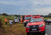 Colisão entre dois carros na BR-497, em Uberlândia, deixa três feridos Colisão entre dois carros na BR-497, em Uberlândia, deixa três feridos