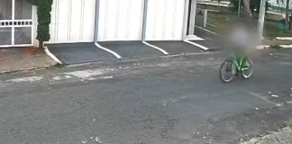 Homem persegue mulher enquanto se masturba e anda de bicicleta em Uberlândia Homem persegue mulher enquanto se masturba enquanto anda de bicicleta em Uberlândia