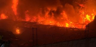 Incêndio Criminoso Alcança 80 Veículos no Pátio do Detran de Uberaba Incêndio Criminoso Alcança 80 Veículos no Pátio do Detran de Uberaba