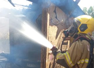 Incêndio em Residência no Bairro Santa Edwiges Mobiliza Corpo de Bombeiros em Ituiutaba Incêndio em Residência no Bairro Santa Edwiges Mobiliza Corpo de Bombeiros em Ituiutaba