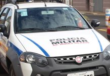 Mulher é assassinada a facadas em via pública em Iturama; suspeito segue foragido Mulher é assassinada a facadas em via pública em Iturama; suspeito segue foragido