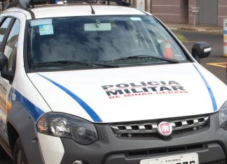 Mulher é assassinada a facadas em via pública em Iturama; suspeito segue foragido Mulher é assassinada a facadas em via pública em Iturama; suspeito segue foragido