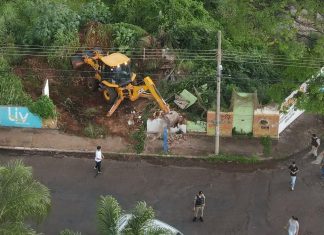 Prefeitura e PM realizam operação em área abandonada no centro de Ituiutaba Prefeitura e PM realizam operação em área abandonada no centro de Ituiutaba