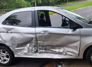 Acidente no bairro Mansour, em Uberlândia, termina com duas pessoas feridas Acidente no bairro Mansour, em Uberlândia, termina com duas pessoas feridas