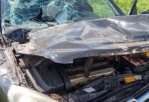 Carro colide com caminhão do Exército a caminho de treinamento militar na MGC-455 em Uberlândia Carro colide com caminhão do Exército a caminho de treinamento militar na MGC-455 em Uberlândia