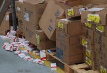 Criminosos armados invadem Central do SUS e roubam medicamentos em Uberlândia Criminosos armados invadem Central do SUS e roubam medicamentos em Uberlândia
