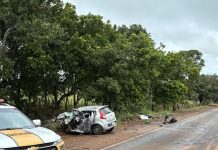 Grave acidente na MG-255: motorista morre após bater de frente com carreta Grave acidente na MG-255 motorista morre após bater de frente com carreta