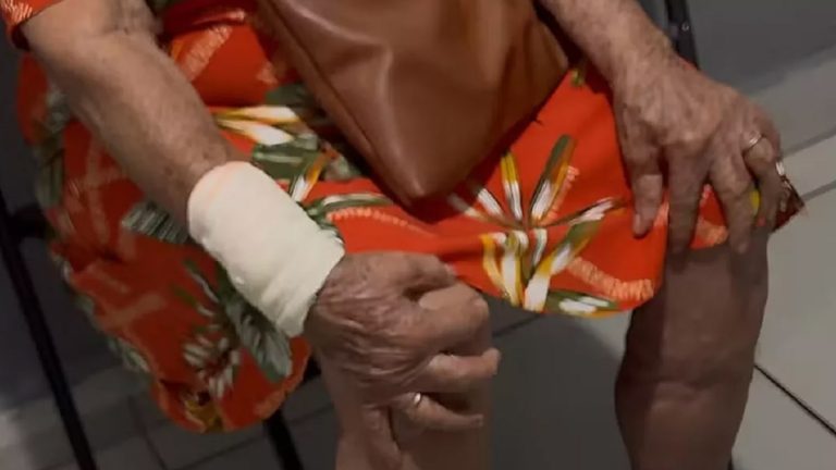 Homem de 61 anos é preso acusado de espancar a própria mãe de 85 anos em Uberlândia