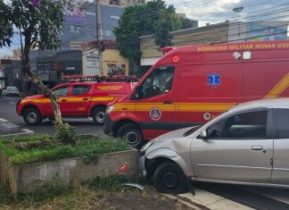 Idoso tem parada cardíaca após acidente e é salvo por socorristas em Uberlândia Idoso tem parada cardíaca após acidente e é salvo por socorristas em Uberlândia