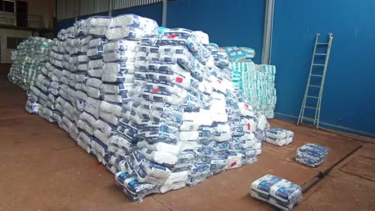 Mais de 2.300 fardos de fraldas roubadas em Goiás são recuperados em Santa Vitória