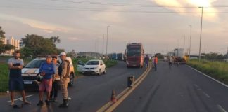 Motociclista Morre em Colisão com Caminhão no Anel Viário Oeste, em Uberlândia Motociclista Morre em Colisão com Caminhão no Anel Viário Oeste, em Uberlândia
