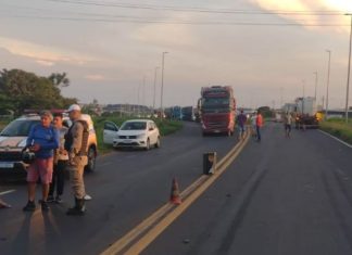 Motociclista Morre em Colisão com Caminhão no Anel Viário Oeste, em Uberlândia Motociclista Morre em Colisão com Caminhão no Anel Viário Oeste, em Uberlândia