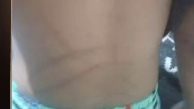 Padrasto é preso após agredir enteado de 3 anos com fio de carregador em Uberlândia