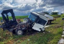 Temporal causa dois acidentes seguidos na BR-050 e complica o trânsito em Uberaba Temporal causa dois acidentes seguidos na BR-050 e complica o trânsito em Uberaba