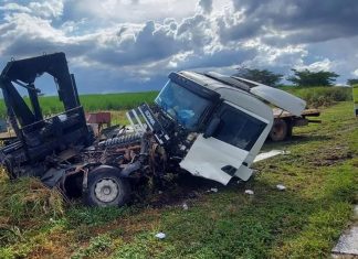 Temporal causa dois acidentes seguidos na BR-050 e complica o trânsito em Uberaba Temporal causa dois acidentes seguidos na BR-050 e complica o trânsito em Uberaba