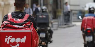 Trabalhadores de Plataformas de Entrega Realizam Protesto por Condições Mais Justas Trabalhadores de Plataformas de Entrega Realizam Protesto por Condições Mais Justas