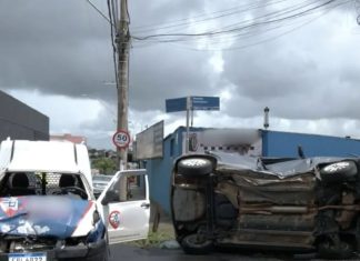 Acidente em cruzamento no Bairro Bom Jesus em Uberlândia provoca tombamento de veículo Acidente em cruzamento no Bairro Bom Jesus em Uberlândia provoca tombamento de veículo