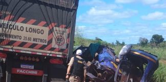 Acidente entre caminhões resulta em dois feridos na MG-461, em Gurinhatã. Acidente entre caminhões resulta em dois feridos na MG-461, em Gurinhatã.