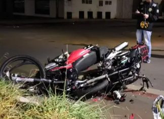 Acidente entre motos resulta em um morto e três feridos em Patos de Minas Acidente entre motos resulta em um morto e três feridos em Patos de Minas