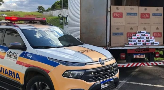 Caminhão Furtado em Uberlândia, Carregado com Meio Milhão em Cigarros Contrabandeados, é Apreendido em Patrocínio Caminhão Furtado em Uberlândia, Carregado com Meio Milhão em Cigarros Contrabandeados, é Apreendido em Patrocínio