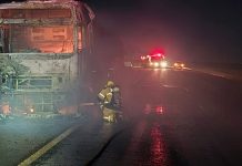 Carreta Tanque Carregada com Glicose Incendeia na BR-365, Próxima a Varjão Carreta Tanque Carregada com Glicose Incendeia na BR-365, Próxima a Varjão