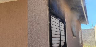 Casa Sofre Incêndio no Bairro Fruta do Conde, Uberlândia Casa Sofre Incêndio no Bairro Fruta do Conde, Uberlândia