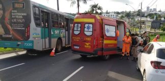 Colisão entre carro e bicicleta deixa duas pessoas feridas em Uberlândia; incidente ocorreu na Av. Nicomedes Alves dos Santos Colisão entre carro e bicicleta deixa duas pessoas feridas em Uberlândia; incidente ocorreu na Av. Nicomedes Alves dos Santos