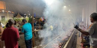 Comemorações pela reeleição e posse do prefeito em cidade mineira incluem chopp e churrasco gratuitos Comemorações pela reeleição e posse do prefeito em cidade mineira incluem chopp e churrasco gratuitos
