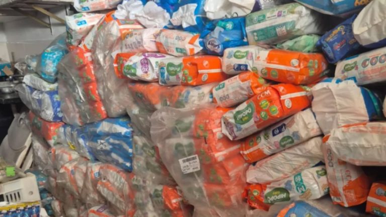 Comércio de Uberlândia é fechado após flagrante de mercadorias vencidas