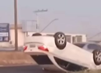 Condutor perde o controle e capota veículo na BR-050 em Uberlândia; embriaguez é suspeita Condutor perde o controle e capota veículo na BR-050 em Uberlândia; embriaguez é suspeita