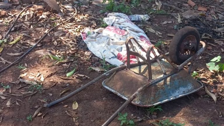 Corpo encontrado no Rio Uberabinha apresenta ferimento no pescoço e pode ter sido transportado em carrinho de mão