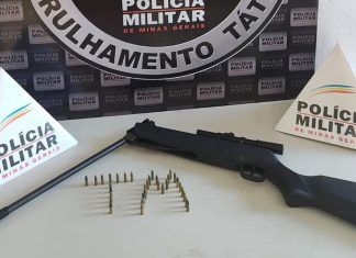 Dupla é Detida com Espingarda e Munições Durante Abordagem em Araguari Dupla é Detida com Espingarda e Munições Durante Abordagem em Araguari
