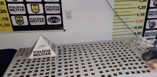 Equipe da PM apreende 1.235 porções de cocaína e outras drogas no bairro Tocantins, em Uberlândia/MG Equipe da PM apreende 1.235 porções de cocaína e outras drogas no bairro Tocantins, em UberlândiaMG