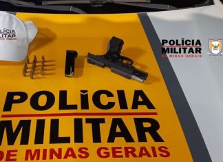 Homem é detido com arma de uso restrito durante operação policial em Araguari Homem é detido com arma de uso restrito durante operação policial em Araguari