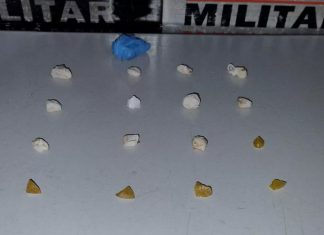 Homem é detido por tráfico de drogas no bairro Dom Alexandre, em Santa Vitória Homem é detido por tráfico de drogas no bairro Dom Alexandre, em Santa Vitória