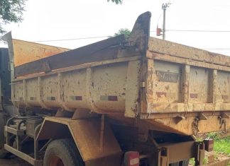 Homem é gravemente ferido ao ser atingido por tampa de caminhão da Prefeitura de Patos de Minas Homem é gravemente ferido ao ser atingido por tampa de caminhão da Prefeitura de Patos de Minas