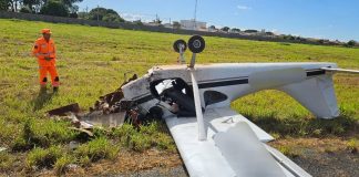 Monomotor sofre acidente em pouso forçado em Araguari; duas pessoas estão feridas Monomotor sofre acidente em pouso forçado em Araguari; duas pessoas estão feridas