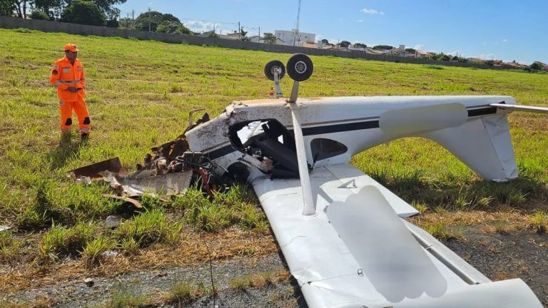 Monomotor sofre acidente em pouso forçado em Araguari; duas pessoas estão feridas