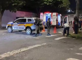 Motociclista perde a vida em colisão com ônibus no Bairro Osvaldo Rezende, em Uberlândia Motociclista perde a vida em colisão com ônibus no Bairro Osvaldo Rezende, em Uberlândia