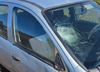 Motociclista sofre ferimentos graves após colisão com carro na MGC-452, em Uberlândia Motociclista sofre ferimentos graves após colisão com carro na MGC-452, em Uberlândia