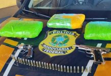 Motorista é preso na BR-158, em Paranaíba, com drogas, armas e munições a caminho de Uberaba Motorista é preso na BR-158, em Paranaíba, com drogas, armas e munições a caminho de Uberaba